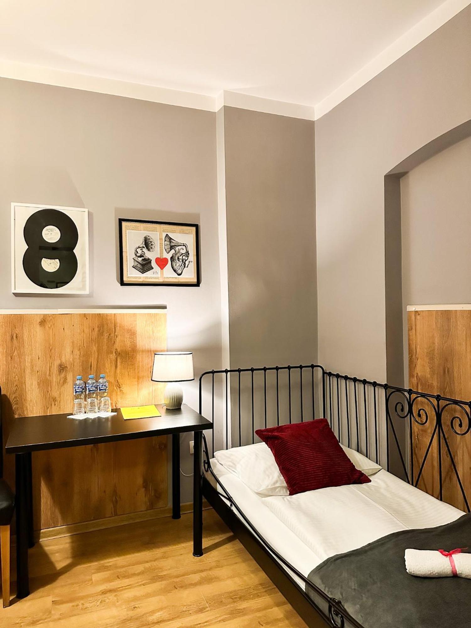 Explorer B&B Old Town Rooms & Apartment #Don'T Be A Tourist, Be An Explorer! Poznan Exterior foto